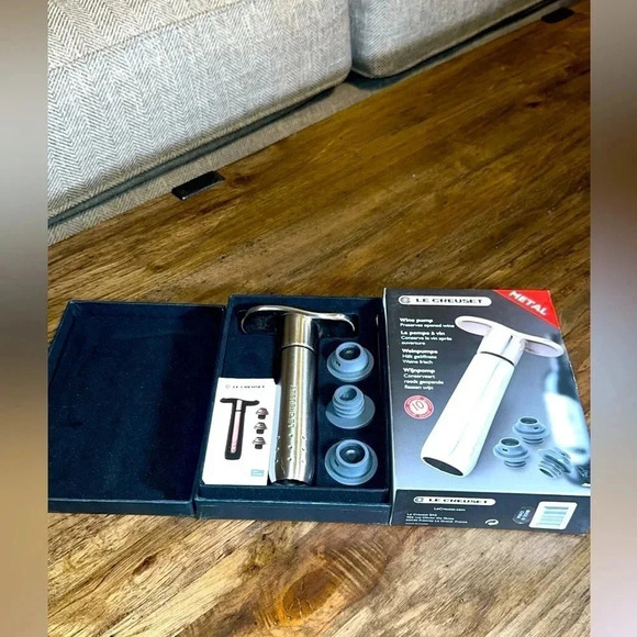 NWT Le Creuset WA-137AS Metal Wine Pump Preserves Open Wine (Stainless Steel) - Picture 1 of 11